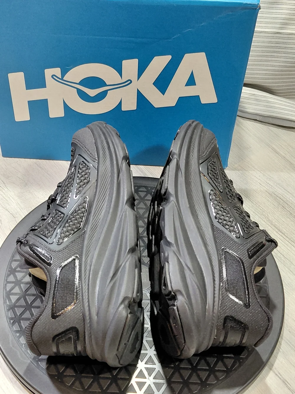NEW HOKA Womens Clifton One 9 Carbon Triple Black Running Shoes SIZE WOMENS 6.5